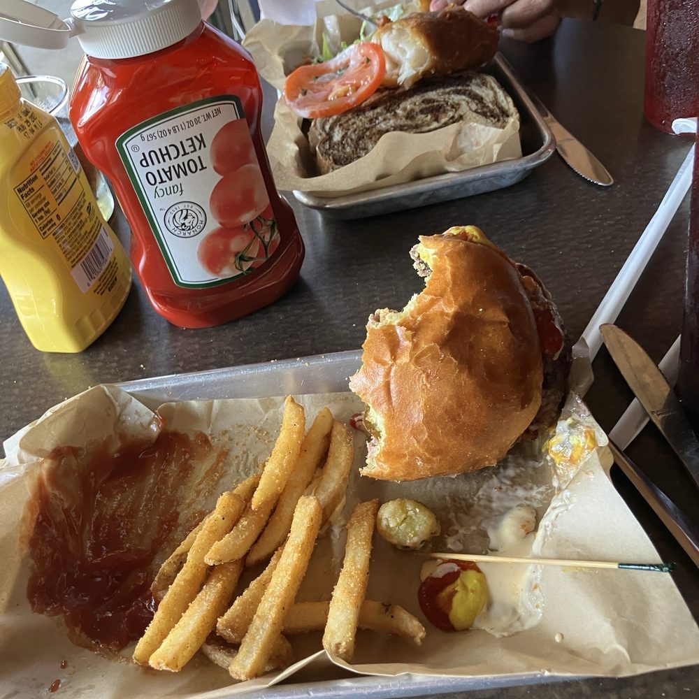 Floyd County Brewing Company - Brewer burger and cod sandwich - Brewpubs Near Me - New Albany, Indiana Floyd County Brewing Company - Brewer burger and cod sandwich - Brewpubs Near Me - New Albany, Indiana