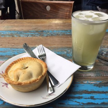 Happy Baristas - Nitro Tea mit Küchli... Immerhin 8€... - Cafes Near Me - Berlin, BE