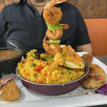 Bandeja Paisa Restaurant - Arroz con Mariscos U - Colombian Near Me - Miami, Florida