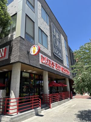 Dave's Hot Chicken by null