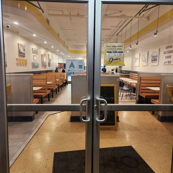 Drake's Duck In - Exterior - Sandwiches Near Me - Columbia, South Carolina