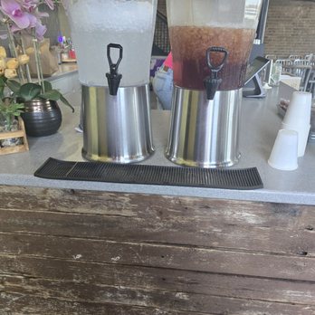 Pandan Thai Street Eats - Complimentary Iced Water & Sweet Tea - Thai Near Me - Burleson, Texas