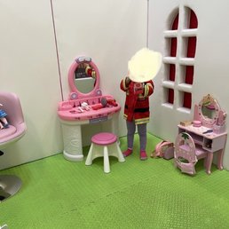 Girl hair salon section