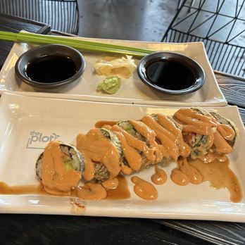 The Plot - Chronic sushi roll - Vegan Near Me - Oceanside, California