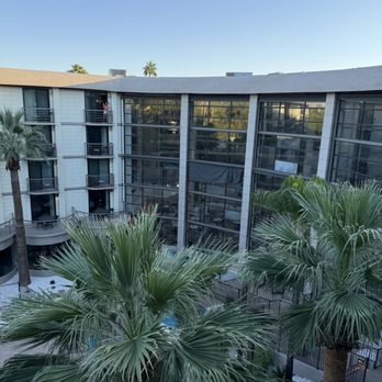 Embassy Suites by Hilton Phoenix Biltmore - View - Hotels Near Me - Phoenix, Arizona Embassy Suites by Hilton Phoenix Biltmore - View - Hotels Near Me - Phoenix, Arizona