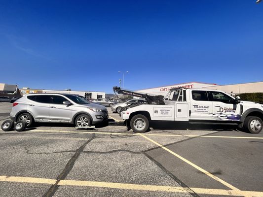 Divine's Towing and Hauling