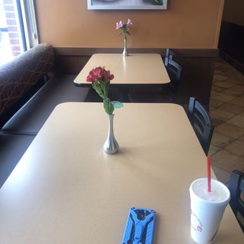 Chick-fil-A - Clean tables - Salad Near Me - Fairfax, Virginia