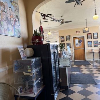 Flight Line Café - Breakfast & Brunch Near Me - Fresno, California
