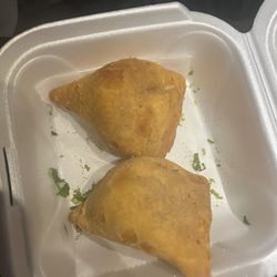 Maharaja Indian Cuisine - Vegetable Samosa. Fried really well and got a nice spicy kick!