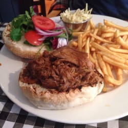 Billy's Bar & Restaurant - Pulled pork burger