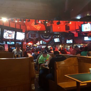 Major Goolsby's - Sports Bars Near Me - Milwaukee, Wisconsin