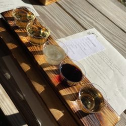 Cameo Vineyards - Wine flight