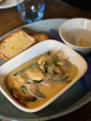 O'Gradys on the Pier by null