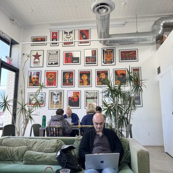 Little Lunch Coffee - interior - Cafes Near Me - Venice, California