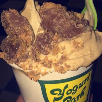 Yogurt Park - Kahlua + Carmel Pecan Toffee flavors topped with graham crackers and Reese's cups. Size mini - Ice Cream & Frozen Yogurt Near Me - Berkeley, California Yogurt Park - Kahlua + Carmel Pecan Toffee flavors topped with graham crackers and Reese's cups. Size mini - Ice Cream & Frozen Yogurt Near Me - Berkeley, California