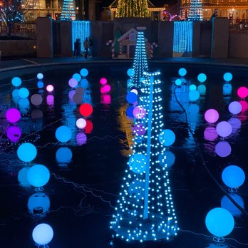 Creekside - Lights are full the fountain. - Parks Near Me - Gahanna, Ohio