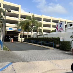 San Jorge Children's Hospital - Parking entrance