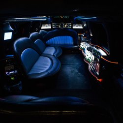 Rolling Party - Interior of our 14 Passenger Lincoln Navigator Super Stretch Limousine
