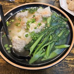 Tobiko Wonton soup