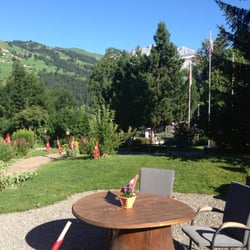 Hotel Waldrand - Schön ruhiger Garten mit Aussicht.