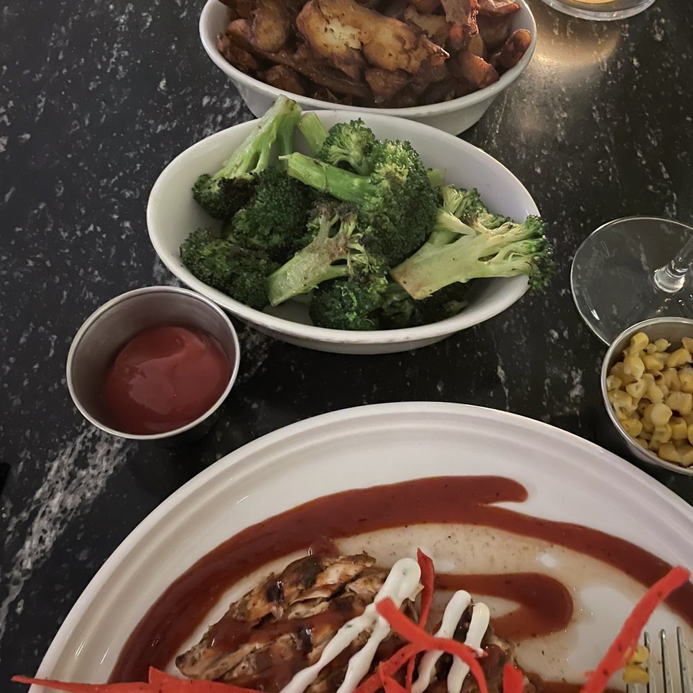Garlic broccoli and delish crispy smashed potatoes Garlic broccoli and delish crispy smashed potatoes