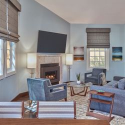 The JUST INN - ISOSCELES Living Room