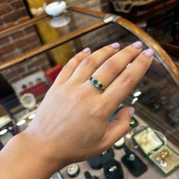Oko - Stunning emerald ring - Jewelry Near Me - Portland, Oregon Oko - Stunning emerald ring - Jewelry Near Me - Portland, Oregon