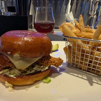 Yard House - Block 59 - New American Near Me - Naperville, Illinois