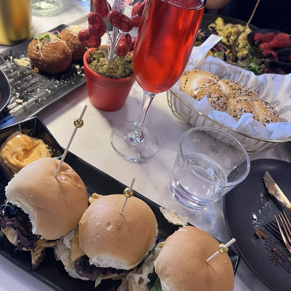Rosalia's Kitchen - Cheeseburger sliders - Italian Near Me - Miramar, Florida Rosalia's Kitchen - Cheeseburger sliders - Italian Near Me - Miramar, Florida