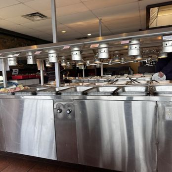 Mandarin Garden Buffet Restaurant - a chef preparing food - Chinese Near Me - Chilliwack, British Columbia Mandarin Garden Buffet Restaurant - a chef preparing food - Chinese Near Me - Chilliwack, British Columbia