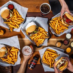 Killer Burger Wilsonville - Big craveable burgers, made-to-order fries, and cold beers and sodas.
