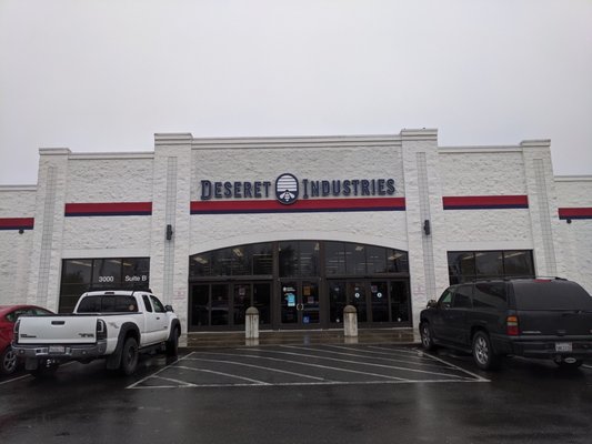 DESERET INDUSTRIES - 48 Photos & 164 Reviews - Sacramento, California