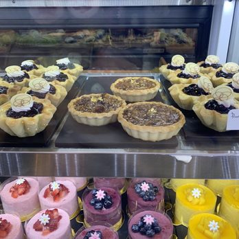 Chateau De Chantilly Cafe - Bakeries Near Me - Chantilly, Virginia