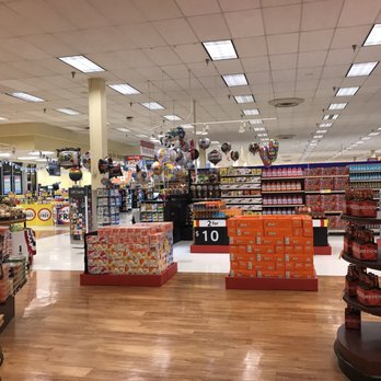 Winn-Dixie Stores - a wide view of the store - Drugstores Near Me - Jacksonville, Florida