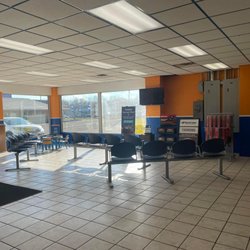 Quicklane of Perry - Other side of the waiting area