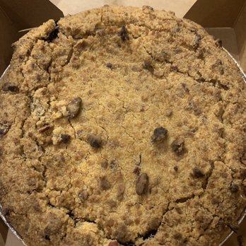 Mom's Apple Pie Bakery - Blackberry crumb pie - Bakeries Near Me - Leesburg, Virginia Mom's Apple Pie Bakery - Blackberry crumb pie - Bakeries Near Me - Leesburg, Virginia