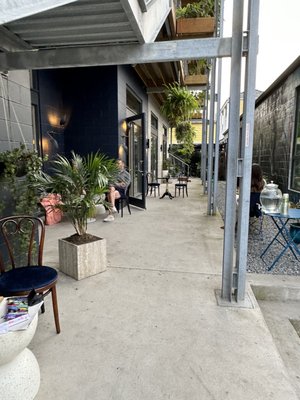 THE TELL ME BAR by null