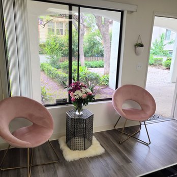 Spa Botanicals - Reception waiting area overlooking lush garden area. - Skin Care Near Me - Covina, California