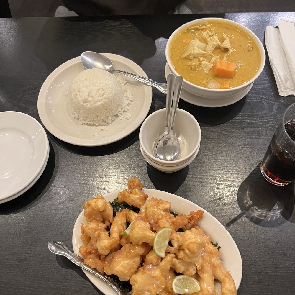 The Fresh Lime Chicken or Tofu Mild Yellow Curry