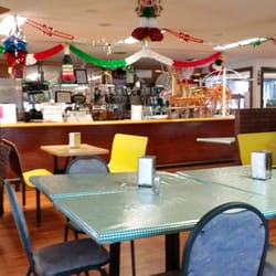 Los Cuates Latin Store - Dining room.