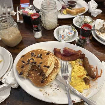 Maple Leaf Diner - Diner Special was amazing! I couldn't finish so I have to take to go :( - American Near Me - Dallas, Texas