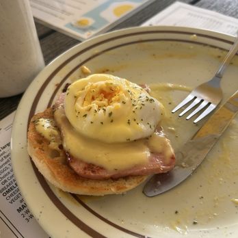 The Breakfast Room - A screwed up Eggs Benedict because the chef couldn't find a big spoon in time...... - Breakfast & Brunch Near Me - West Dennis, Massachusetts
