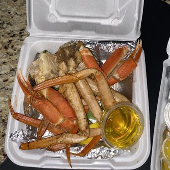 5281 Seafood, Steakhouse and Bar - Crab legs with butter - New American Near Me - Morrison, Colorado 5281 Seafood, Steakhouse and Bar - Crab legs with butter - New American Near Me - Morrison, Colorado