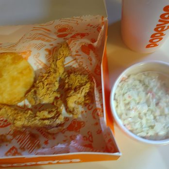 Popeyes Louisiana Kitchen - Poor quality and service - Fast Food Near Me - Lansing, Kansas