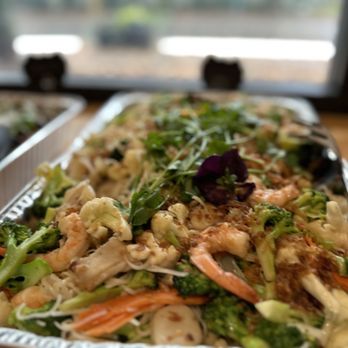 Go Seattle Catering - Stir fried rice noodles combo - Caterers Near Me - Seattle, Washington