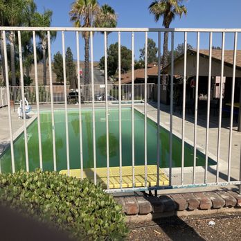 Rodeway Inn Fallbrook Downtown - I was looking forward to taking a swim but I like clear blue water not green - Hotels Near Me - Fallbrook, California