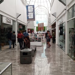 Galería del Calzado - Pasillos de la plaza.
