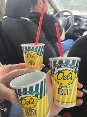 Del's Lemonade by null