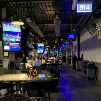 Topgolf - Second floor - New American Near Me - Edison, New Jersey
