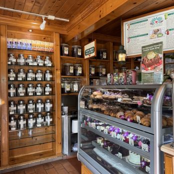 Urth Caffé- Melrose - Vibes - Coffee & Tea Near Me - West Hollywood, California
